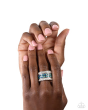 Load image into Gallery viewer, Paparazzi Smoldering Spectacle - Green Ring