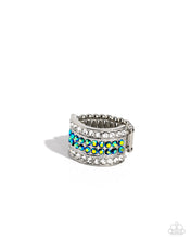 Load image into Gallery viewer, Paparazzi Smoldering Spectacle - Green Ring
