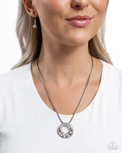 Load image into Gallery viewer, Paparazzi Scintillating Spiral - Purple Necklace