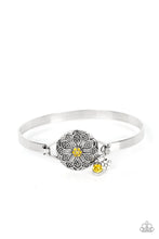 Load image into Gallery viewer, Paparazzi Fleur De Prairie - Yellow Bracelet