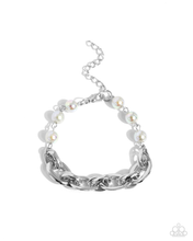Load image into Gallery viewer, Paparazzi Dual Daydream / Pearl Pairing - Silver Set