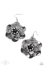 Load image into Gallery viewer, Paparazzi Midnight Garden - Black Earrings