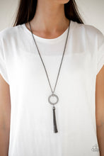Load image into Gallery viewer, Paparazzi Straight To The Top - Black Necklace