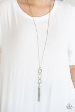 Load image into Gallery viewer, Paparazzi Diva In Diamonds - Silver Necklace