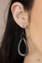 Load image into Gallery viewer, Paparazzi Industrial Intimidation - Black Necklace