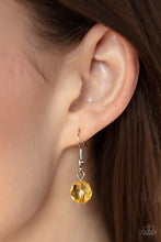 Load image into Gallery viewer, Paparazzi Tropical Hideaway - Yellow Necklace