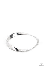Load image into Gallery viewer, Paparazzi Artistically Adorned - White Bracelet