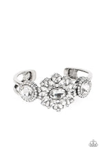Load image into Gallery viewer, Paparazzi Daydream Dazzle - White Bracelet