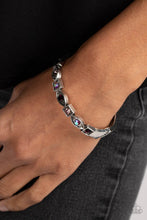 Load image into Gallery viewer, Paparazzi Poetically Picturesque - Purple Bracelet