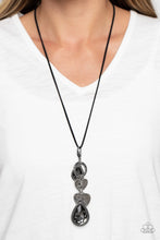 Load image into Gallery viewer, Paparazzi Casanova Clique - Black Necklace