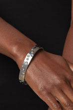 Load image into Gallery viewer, Paparazzi Starburst Shimmer - White Bracelet