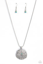 Load image into Gallery viewer, Paparazzi Seize the Sand Dollar - Green Necklace