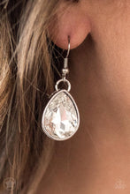 Load image into Gallery viewer, Paparazzi Show-Stopping Shimmer - White Necklace