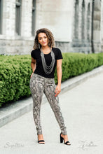 Load image into Gallery viewer, Paparazzi The Erika Zi Necklace