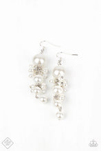 Load image into Gallery viewer, Paparazzi Royal Reminiscence / Ageless Appliqué - White Set