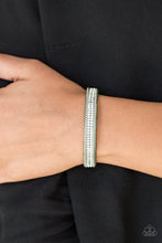 Load image into Gallery viewer, Paparazzi Babe Bling - Green Bracelet
