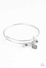 Load image into Gallery viewer, treasure-charms-black-p9aa-bkxx-094xx
