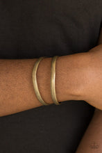 Load image into Gallery viewer, Paparazzi Palm Trees and Pyramids - Brass Bracelet
