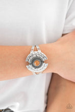 Load image into Gallery viewer, Paparazzi Incredibly Indie - Brown Bracelet

