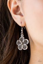 Load image into Gallery viewer, Paparazzi No Common Daisy - Multi Necklace
