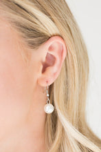 Load image into Gallery viewer, Paparazzi Uptown Talker - White Necklace
