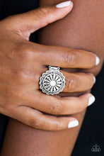 Load image into Gallery viewer, Paparazzi VINTAGE VAULT "Daringly Daisy" White Ring Paparazzi Jewelry
