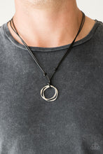 Load image into Gallery viewer, Paparazzi Go To Your ROAM! - Black Necklace
