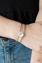 Load image into Gallery viewer, Paparazzi Turn Up The Glow - White Bracelet
