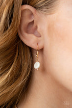 Load image into Gallery viewer, Paparazzi Beach Flavor - Gold Necklace
