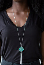 Load image into Gallery viewer, Paparazzi Malibu Mandala - Green Necklace
