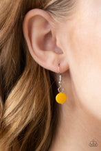 Load image into Gallery viewer, Paparazzi Beach Flavor - Yellow Necklace
