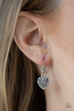 Load image into Gallery viewer, Paparazzi Grow Love - White Necklace
