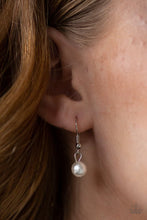 Load image into Gallery viewer, Paparazzi Pearl Pageant - White Necklace
