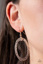 Load image into Gallery viewer, Paparazzi Glimmer Goals - Rose Gold Necklace
