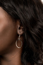 Load image into Gallery viewer, Paparazzi Natural-Born RINGLEADER - Silver Necklace
