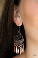 Load image into Gallery viewer, Paparazzi Wolf Den - Copper Earrings
