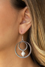 Load image into Gallery viewer, Paparazzi Tucson Tribute - White Earrings
