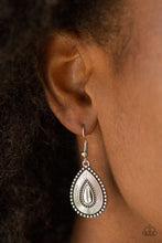 Load image into Gallery viewer, Paparazzi Terra Trailblazer - Multi Necklace
