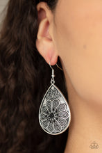 Load image into Gallery viewer, Paparazzi Banquet Bling - Black Earrings

