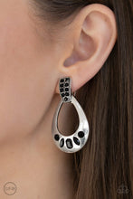 Load image into Gallery viewer, Paparazzi Broker Babe - Black Earrings
