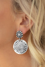 Load image into Gallery viewer, Paparazzi Fierce Florals - Silver Earrings
