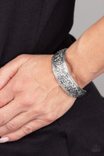 Load image into Gallery viewer, Paparazzi Garden Tropic - Silver Bracelet

