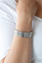 Load image into Gallery viewer, Paparazzi Read The VINE Print - Silver Bracelet
