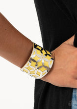 Load image into Gallery viewer, Paparazzi Garden Fiesta - Yellow Bracelet
