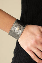 Load image into Gallery viewer, Paparazzi Aztec Artisan - White Bracelet
