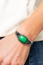 Load image into Gallery viewer, Paparazzi Springtime Trendsetter - Green Bracelet
