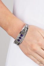 Load image into Gallery viewer, Paparazzi Flower Patch Picnic - Purple Bracelet
