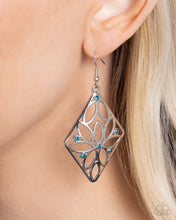 Load image into Gallery viewer, Paparazzi Pumped Up Posies - Blue Earrings
