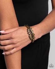 Load image into Gallery viewer, glamorously-garnished-brass-p9re-brxx-111xx
