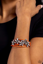 Load image into Gallery viewer, here-comes-the-bloom-orange-p9wh-ogxx-140xx
